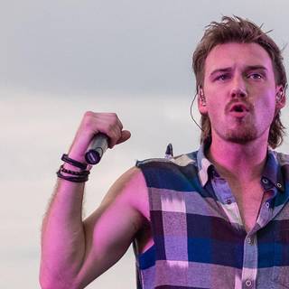 Morgan Wallen Whiskey Glasses wallpaper