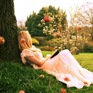 Girl reading wallpaper