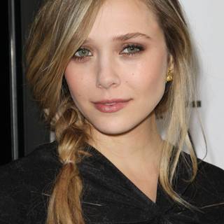 Elizabeth Olsen Avengers wallpaper