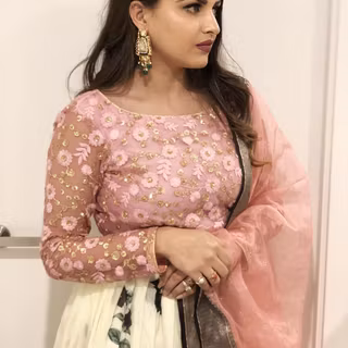 Himanshi Khurana wallpaper