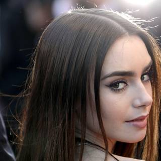 Lily Collins brunette wallpaper
