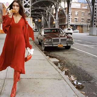 Bella Hadid brunette wallpaper