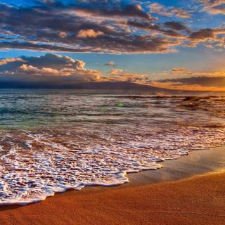 Sunrise on beach wallpaper