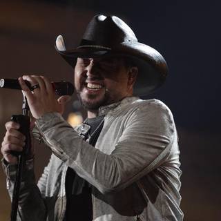 Jason Aldean Rearview Town wallpaper