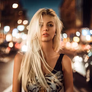 Night lady wallpaper