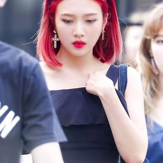 Red Velvet short hair wallpaper