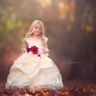 Adorable little girl wallpaper