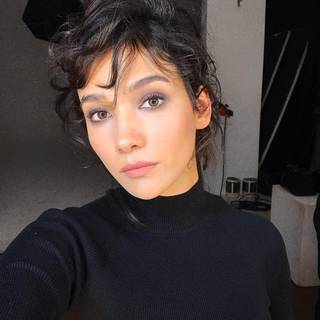 Aybüke Pusat wallpaper