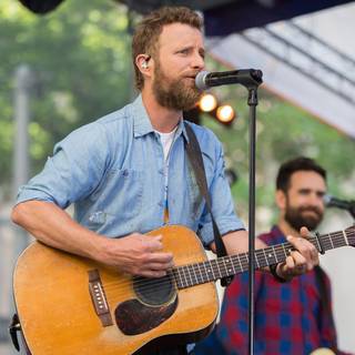 Dierks Bentley Living wallpaper