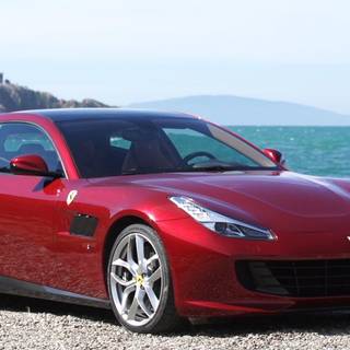 Ferrari GTC4Lusso T wallpaper