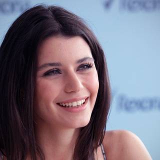 Beren Saat wallpaper