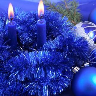 Free Christmas candles wallpaper