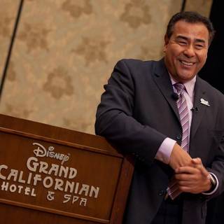 John Quiñones wallpaper