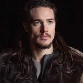 Alexander Dreymon wallpaper