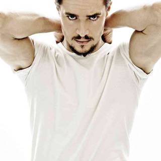 Alexander Dreymon wallpaper