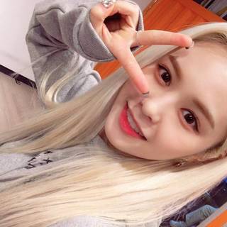 Everglow Kpop wallpaper