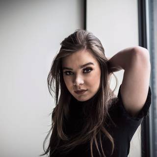 Hailee Steinfeld 4k wallpaper