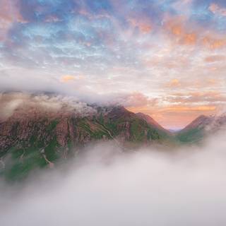 Mountain paradise wallpaper