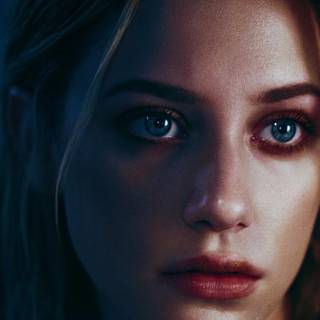 Lili Reinhart blonde wallpaper