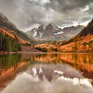 Autumn lake wallpaper