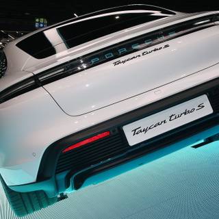 Porsche Taycan Turbo wallpaper