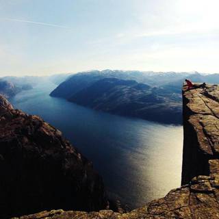 Autumn rocky cliff wallpaper