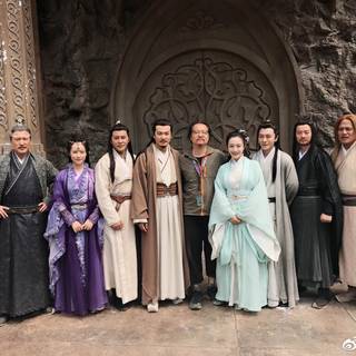 Heavenly Sword and Dragon Slaying Sabre wallpaper