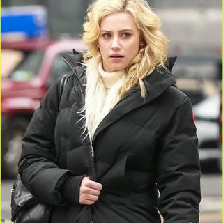 Keke Palmer and Lili Reinhart Hustlers wallpaper