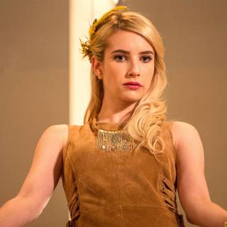 Emma Roberts blonde wallpaper