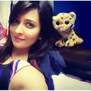 Radhika Pandit wallpaper