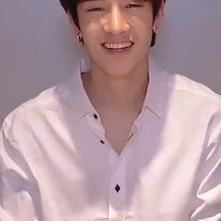 Stray Kids Bang Chan wallpaper