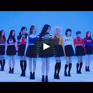 MOMOLAND BBoom BBoom wallpaper