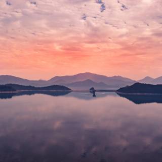 Sunset lake wallpaper