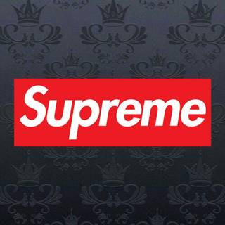 Supreme floral wallpaper