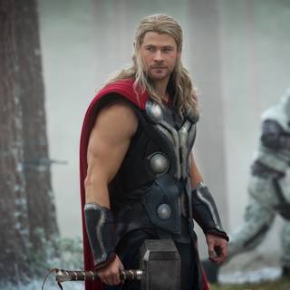 Chris Hemsworth Thor wallpaper