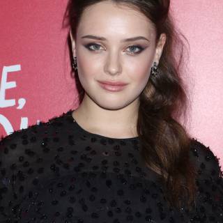 Katherine Langford Knives Out wallpaper