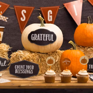 Full Screen Thanksgiving wallpaper