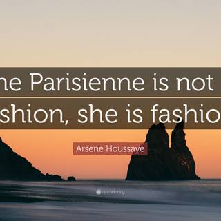 Parisienne wallpaper