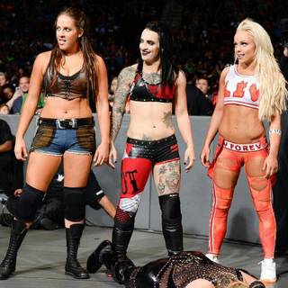 Riott squad wallpaper