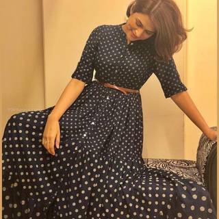 Vintage dress iPhone wallpaper