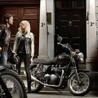 Bike rider couple wallpaper