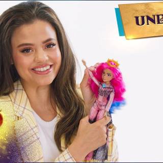 Sarah Jeffery wallpaper