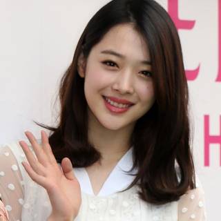 Sulli wallpaper