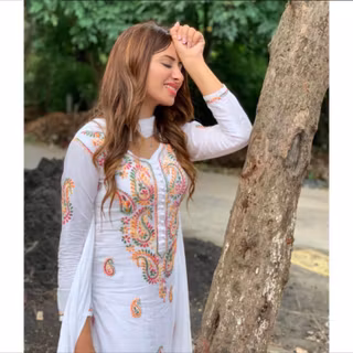 Mahira Sharma wallpaper