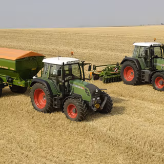 Fendt yellow wallpaper