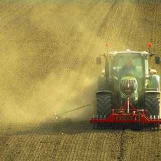 Fendt yellow wallpaper