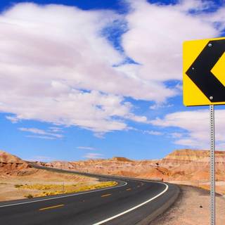 Cloudy empty road wallpaper