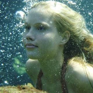 Emma Gilbert H20 wallpaper