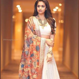 Keerthy Suresh mobile wallpaper