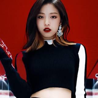 Itzy Ryujin wallpaper